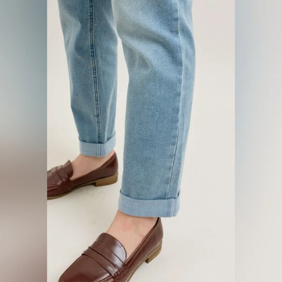 Judy Blue MR Medium Wash V Front Cuffed Boyfriend Jeans Cool Tech Various NEW - Picture 16 of 16